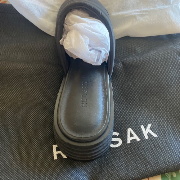 Rudsak leather mules sz 35 (never worn) - Picture 2 of 3